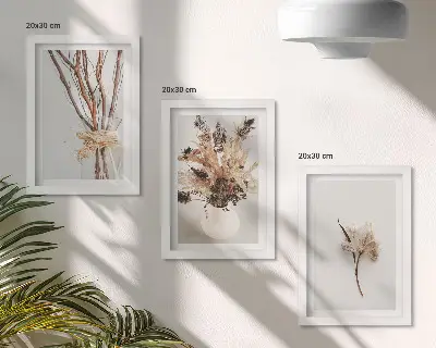 Tríptico enmarcado flores y ramas con un estilo natural minimalista