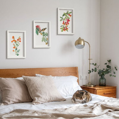 Juego de 3 cuadros decorativos Flores retro pintadas y un pájaro en una rama.