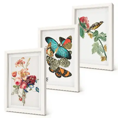 Tríptico enmarcado con diseño de flores mariposas y un pájaro en tonos pastel