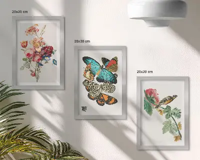 Tríptico enmarcado con diseño de flores mariposas y un pájaro en tonos pastel