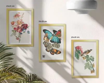 Tríptico enmarcado con diseño de flores mariposas y un pájaro en tonos pastel