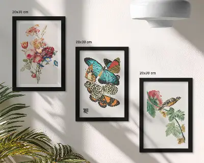 Tríptico enmarcado con diseño de flores mariposas y un pájaro en tonos pastel