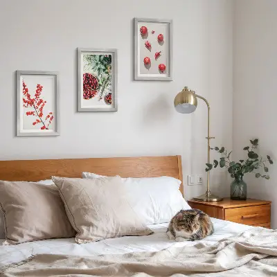 Juego de 3 cuadros decorativos con diseño minimalista de frutas rojas y plantas