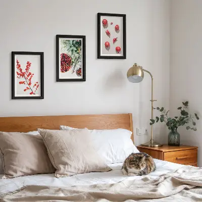Juego de 3 cuadros decorativos con diseño minimalista de frutas rojas y plantas