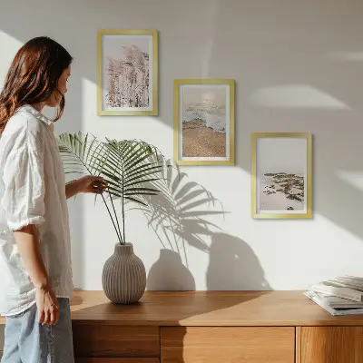 Tríptico enmarcado olas de hierba de playa y piedras costeras estilo boho
