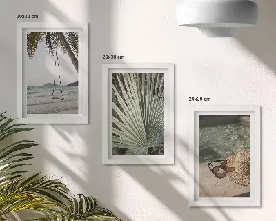 Tríptico enmarcado vacaciones en la playa con columpio y hojas de palmera