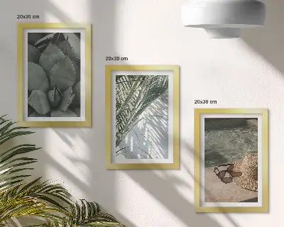 Tríptico enmarcado de plantas tropicales y motivos de vacaciones de verano