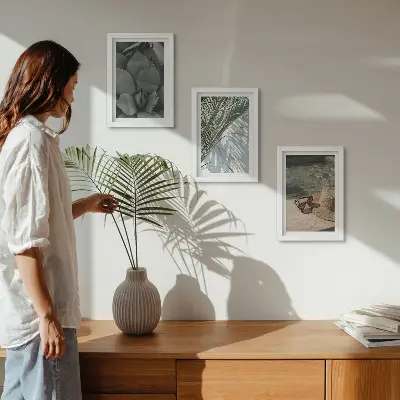 Tríptico enmarcado de plantas tropicales y motivos de vacaciones de verano