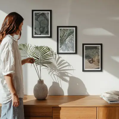 Tríptico enmarcado de plantas tropicales y motivos de vacaciones de verano