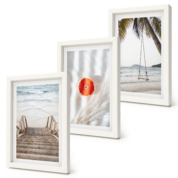 Juego de 3 cuadros decorativos Playa con escaleras de madera, ambiente vacacional.