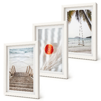 Juego de 3 cuadros decorativos Playa con escaleras de madera, ambiente vacacional.