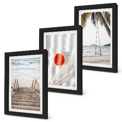 Juego de 3 cuadros decorativos Playa con escaleras de madera, ambiente vacacional.