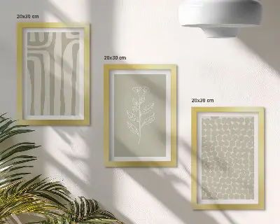 Tríptico enmarcado con diseños vegetales y geométricos en colores apagados