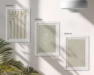Tríptico enmarcado con diseños vegetales y geométricos en colores apagados