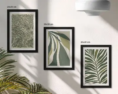 Tríptico enmarcado con diseño de hojas y líneas onduladas en tonos verdes