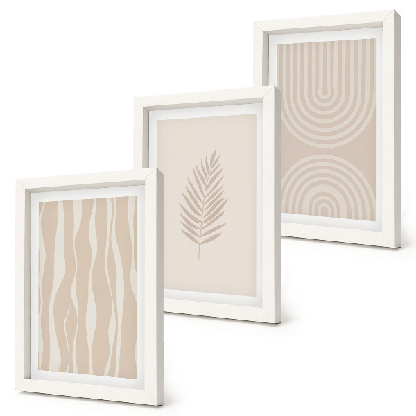 Tríptico enmarcado Diseños en tonos beige con motivos vegetales.
