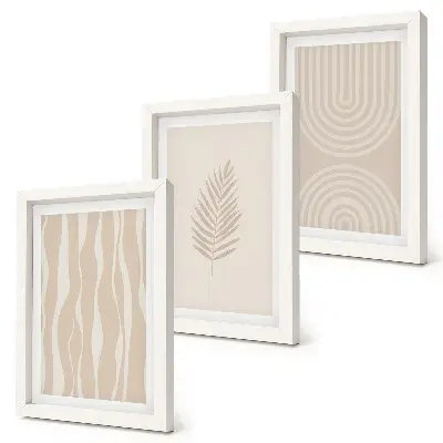 Tríptico enmarcado con diseños en tonos beige y motivos vegetales