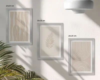 Tríptico enmarcado con diseños en tonos beige y motivos vegetales