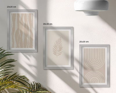 Tríptico enmarcado Diseños en tonos beige con motivos vegetales.