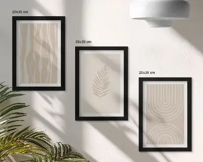 Tríptico enmarcado con diseños en tonos beige y motivos vegetales