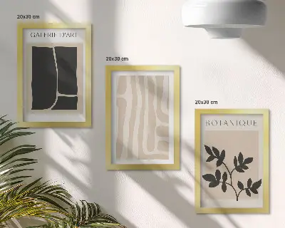 Tríptico enmarcado con formas abstractas y motivos vegetales en tonos neutros