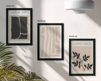 Tríptico enmarcado Formas abstractas y motivos vegetales en tonos neutros.