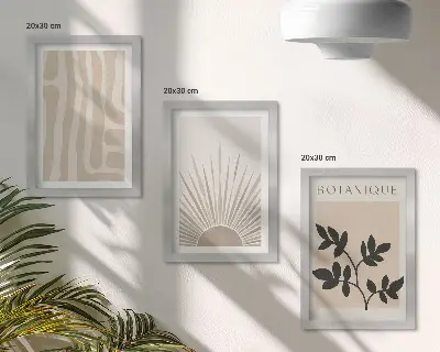 Tríptico enmarcado con diseños abstractos y detalles florales en tonos neutros