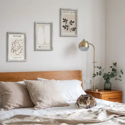 Tríptico de pinturas minimalistas de Matisse con motivos vegetales enmarcado