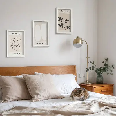 Tríptico de pinturas minimalistas de Matisse con motivos vegetales enmarcado