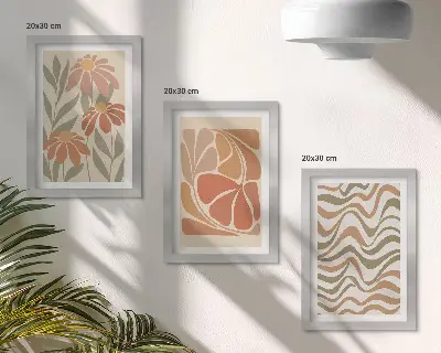 Tríptico de flores en tonos pastel y patrones abstractos enmarcado