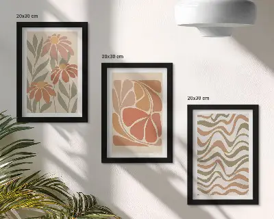 Tríptico de flores en tonos pastel y patrones abstractos enmarcado