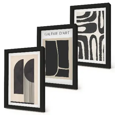 Tríptico enmarcado de pósteres minimalistas con formas abstractas