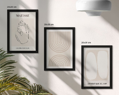 Tríptico enmarcado Líneas elegantes y formas minimalistas en tonos neutros.