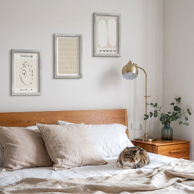 Juego de 3 cuadros decorativos Líneas y formas en tonos beige y blanco.