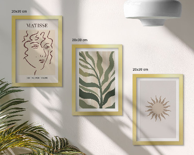 Tríptico enmarcado Patrones y líneas abstractas de plantas en colores apagados.