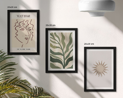 Tríptico enmarcado Patrones y líneas abstractas de plantas en colores apagados.
