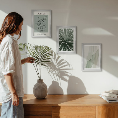 Tríptico enmarcado Diseños vegetales en tonos verdes y beige.