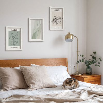 Juego de 3 cuadros decorativos Flores en un jarrón de estilo moderno y minimalista.