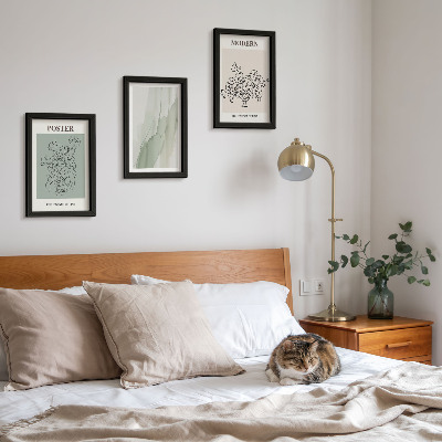 Juego de 3 cuadros decorativos Flores en un jarrón de estilo moderno y minimalista.