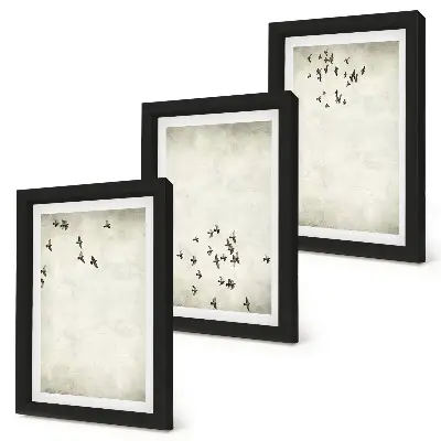 Pintura minimalista de pájaros volando tríptico enmarcado
