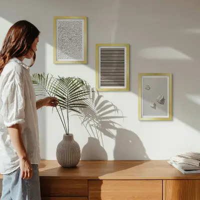 Tríptico enmarcado con motivos de texturas naturales de madera, piedras y cuerda