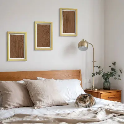 Tríptico enmarcado con diseño de textura minimalista de corteza de árbol y patrón de madera