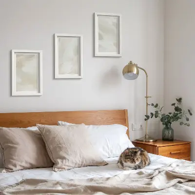 Tríptico enmarcado de pinturas abstractas diseño brillante sobre lienzo con delicado estilo bohemio