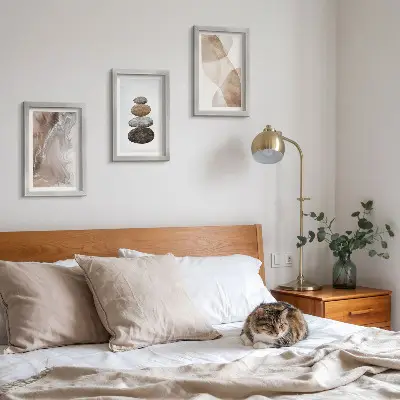 Juego de 3 cuadros decorativos con estructuras pintadas y formas abstractas en tonos pastel