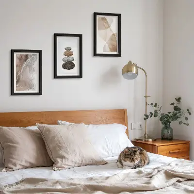 Juego de 3 cuadros decorativos con estructuras pintadas y formas abstractas en tonos pastel