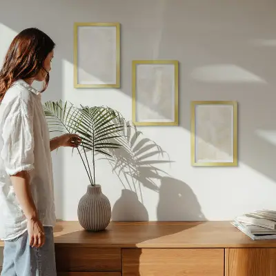 Tríptico enmarcado con diseño de pinceladas de pintura de textura brillante