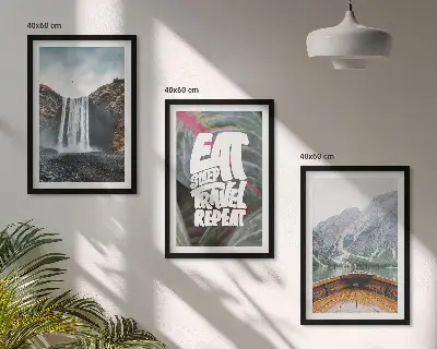 Juego de 3 cuadros paisaje de barco rodeado de cascadas y montañas