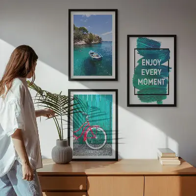 Set de 3 cuadros para salón con diseño de inspiración marina y bicicletas