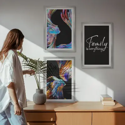 Juego de 3 cuadros retratos de personas con patrones coloridos familiares