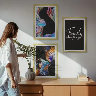 Juego de 3 cuadros retratos de personas con patrones coloridos familiares